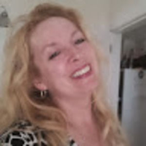 Meet your Posher, Elaine